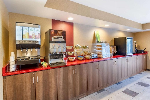 Quality Inn image 2